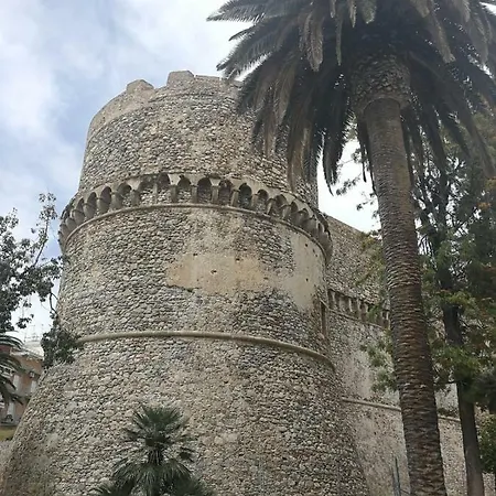 Alojamento de Acomodação e Pequeno-almoço Al Torrione Reggio di Calabria