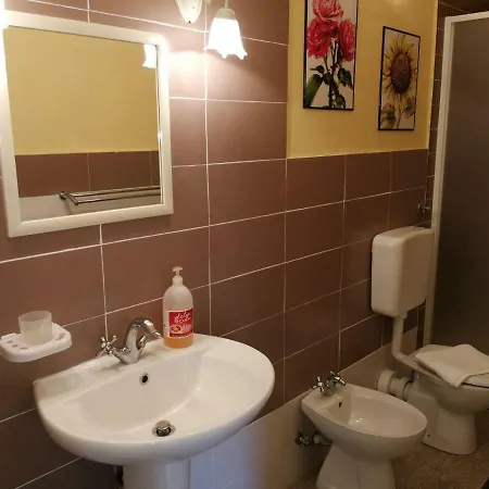 Al Torrione לינה וארוחת בוקר